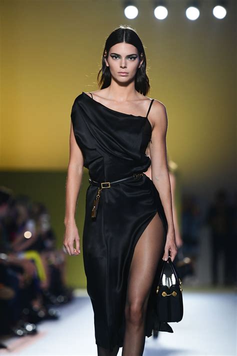 versace kendall jenner